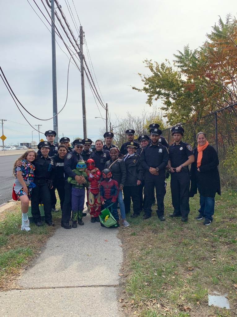 Howard Beach, New York – This past month, Assemblywoman Stacey Pheffer Amato (D-Howard Beach) attended the Annual Howard Beach Kiwanis Halloween Parade in Howard Beach, Queens.