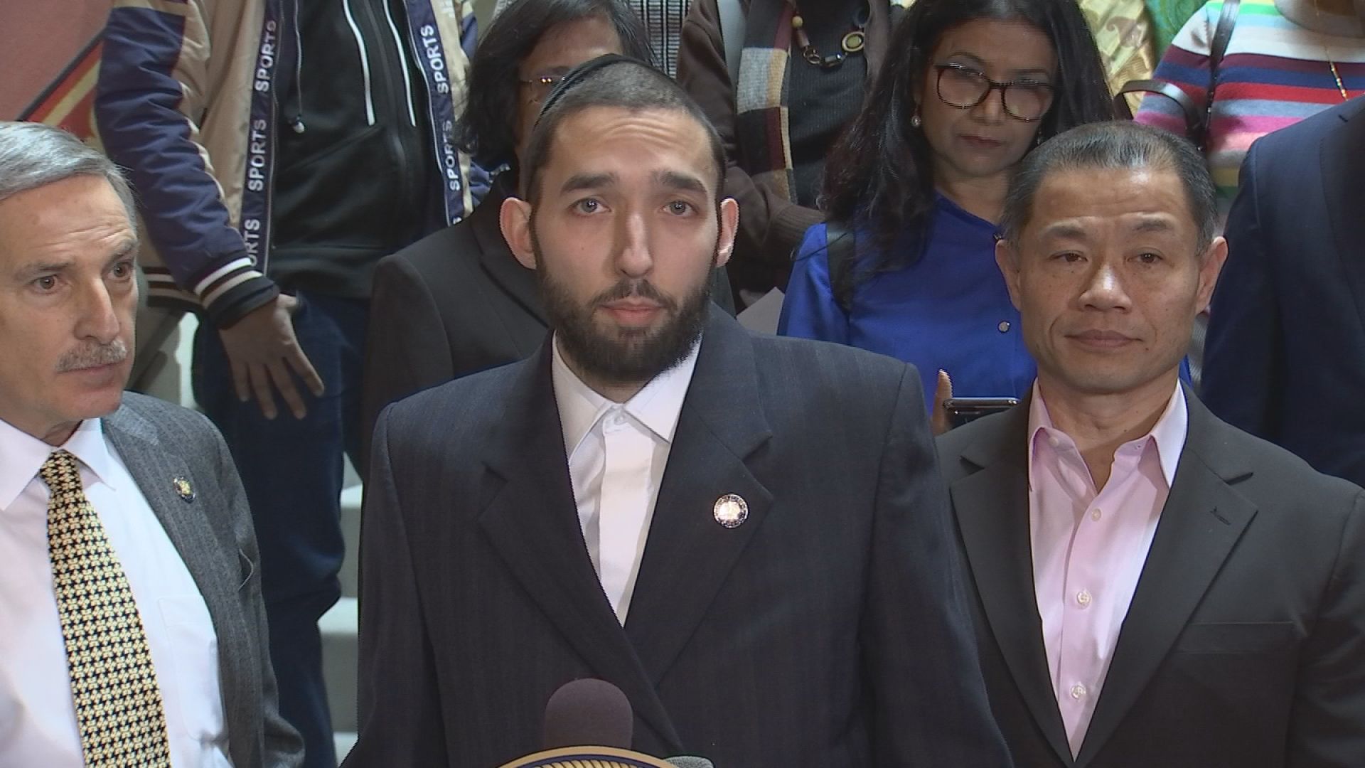 Eichenstein Speaks in Support of the Religious Attire Bill