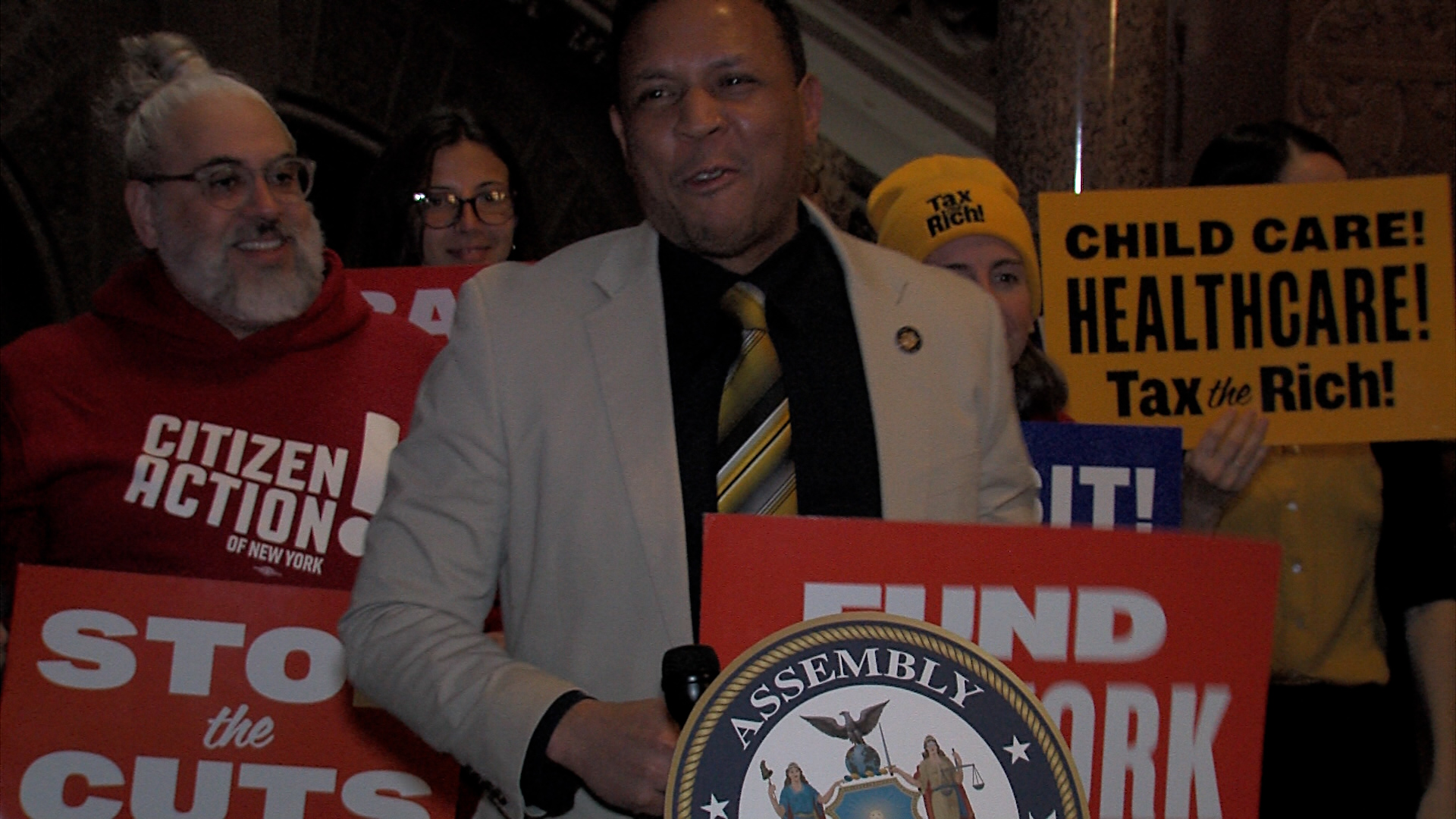 Alvarez Calls for Taxing the Ultra Rich