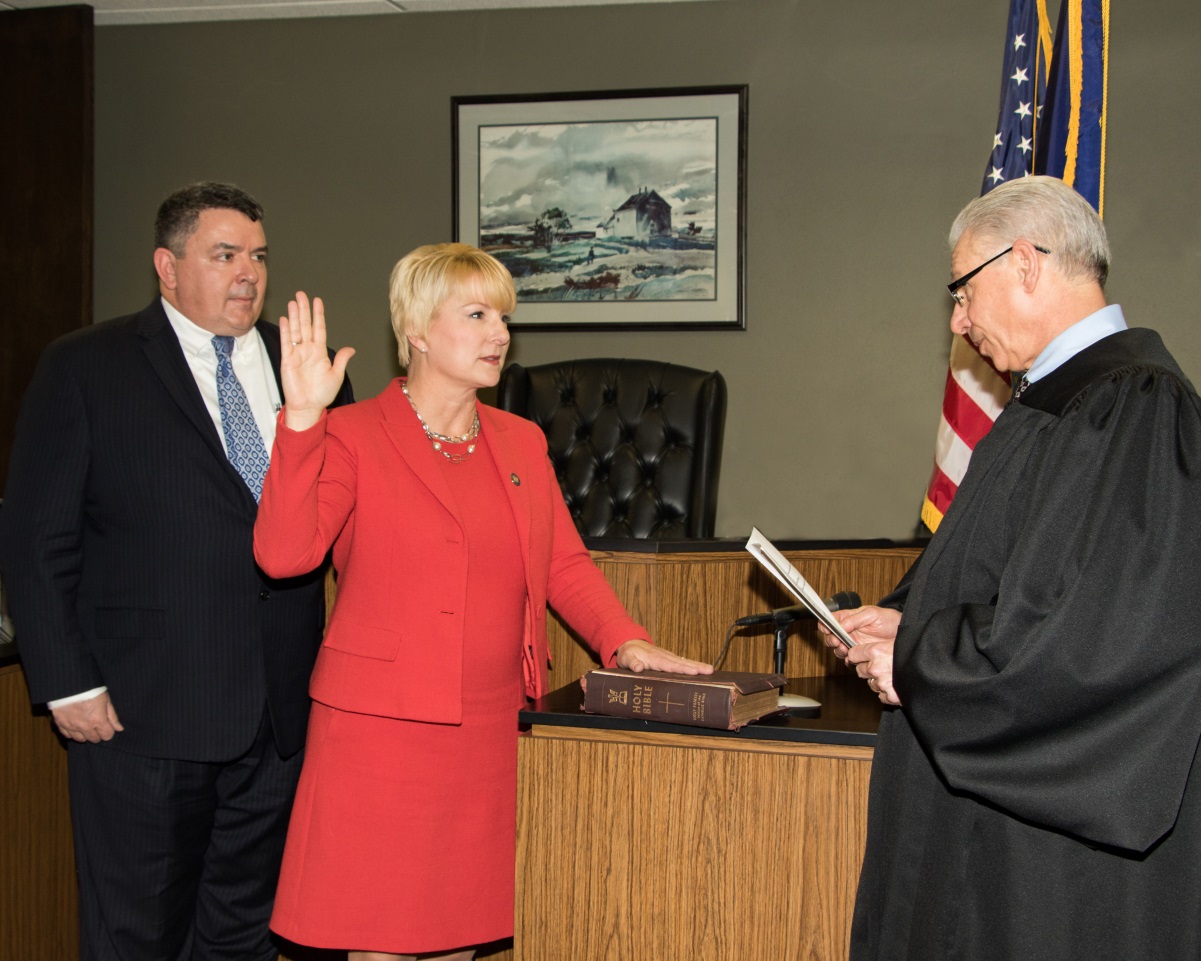 Assemblywoman Mary Beth Walsh takes the Oath of Office on January 4, 2019 alongside her husband, Jim Walsh. (Photo Credit: Tammy Loya Photography)